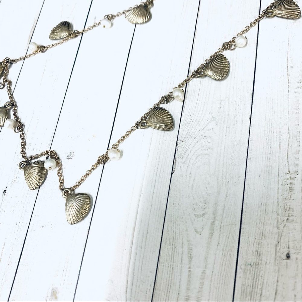 Gold Shells and Pearls Necklace‎ - Picture 2 of 2